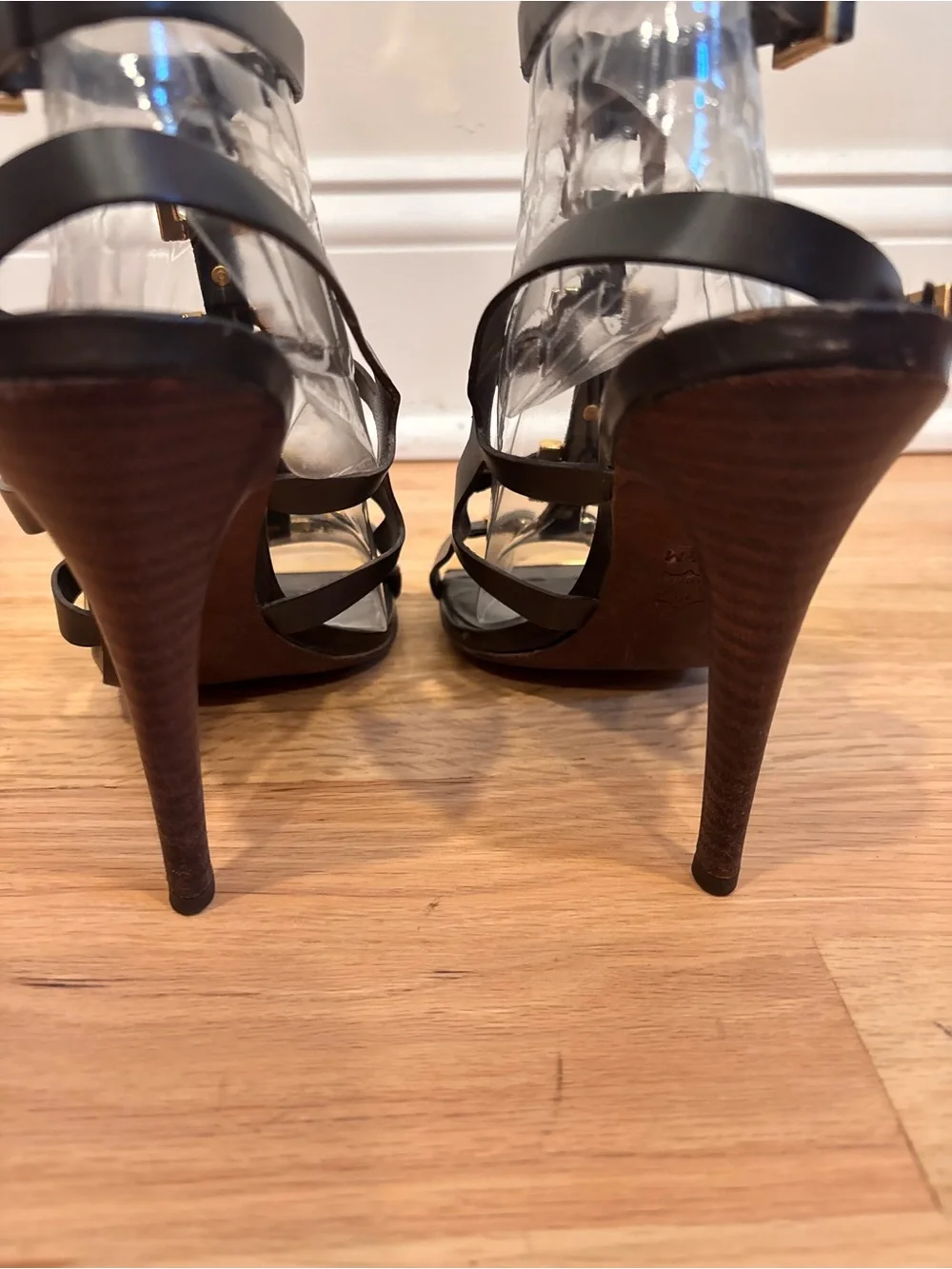 Tory Burch Francesca sandals in a black leather gladiator style size 8.5